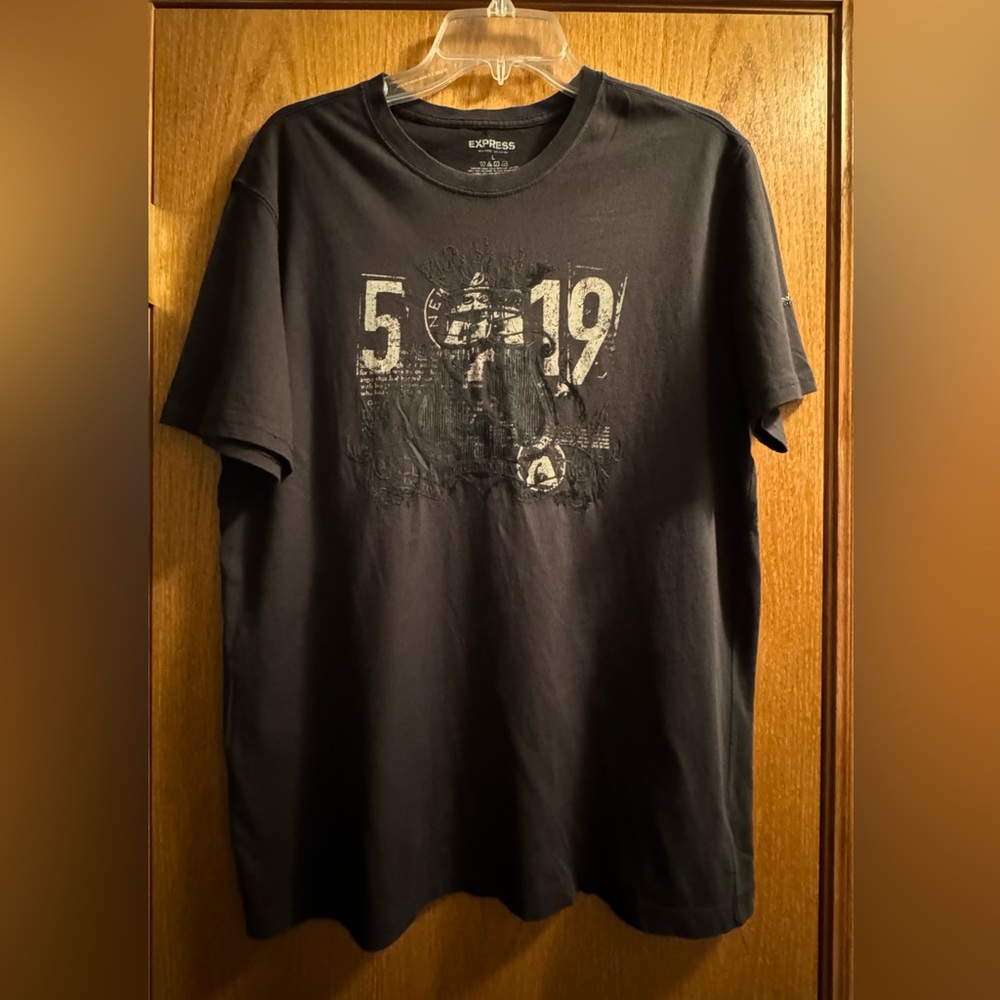 Men’s Express Black Graphic T-Shirt with Velvet on the Design.